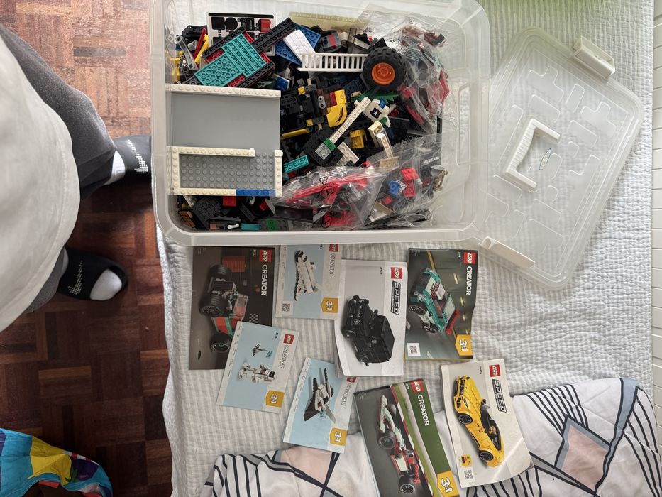 Legos /troco mais de 500€- caixa com varios legos