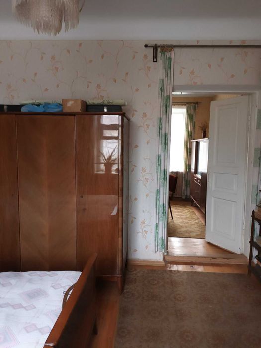 +Продам часть  дома  ул. 12 Апреля район Набережной 32000 дол.