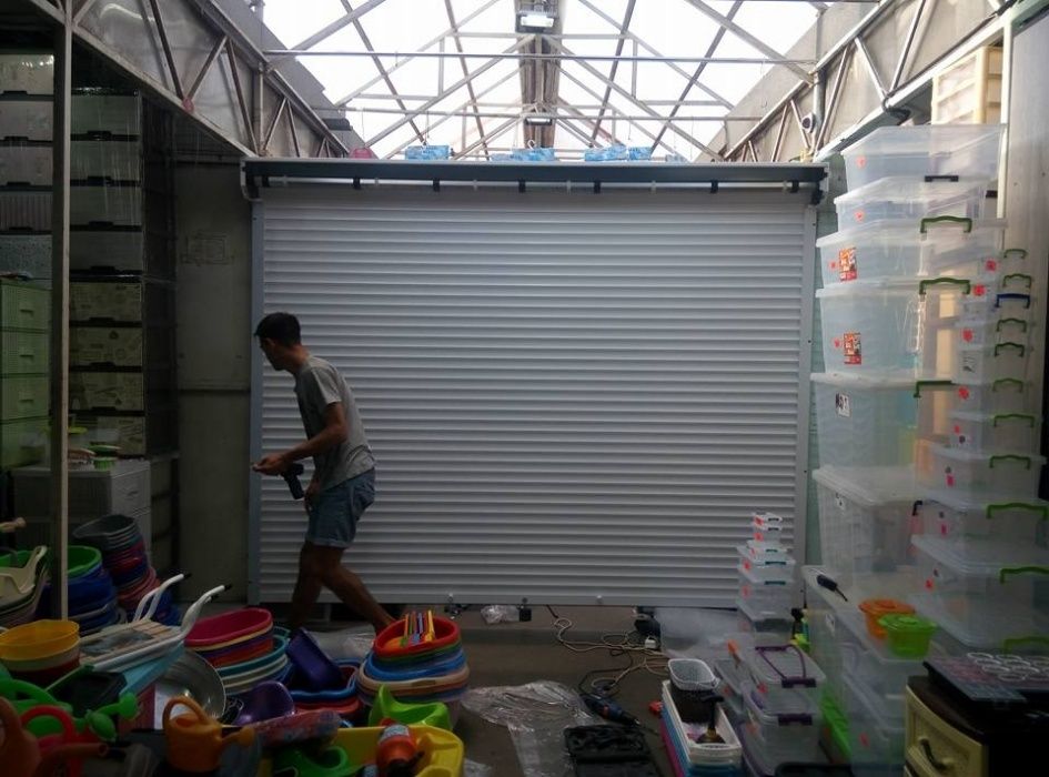 Ролеты на окна и двери. Изготовление, монтаж, ремонт защитных роллет!