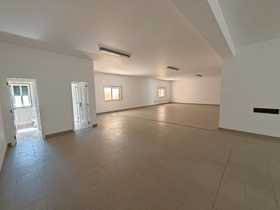 Espaço para Arrendamento - Freamunde, Paços de Ferreira