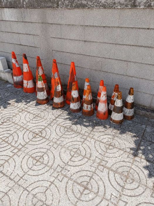 Barreiras e Cones de Sinalização
