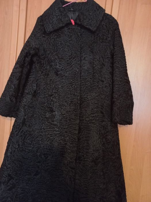 Шуба каракулевая