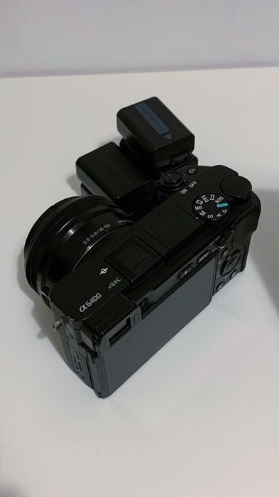 Câmera Sony A6400 + Lente 16-55 Sony + SD + 5 Baterias
