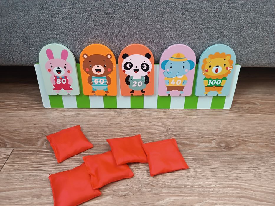 Gra zręcznościowa Bean Bag Toss Game a'la kręgle