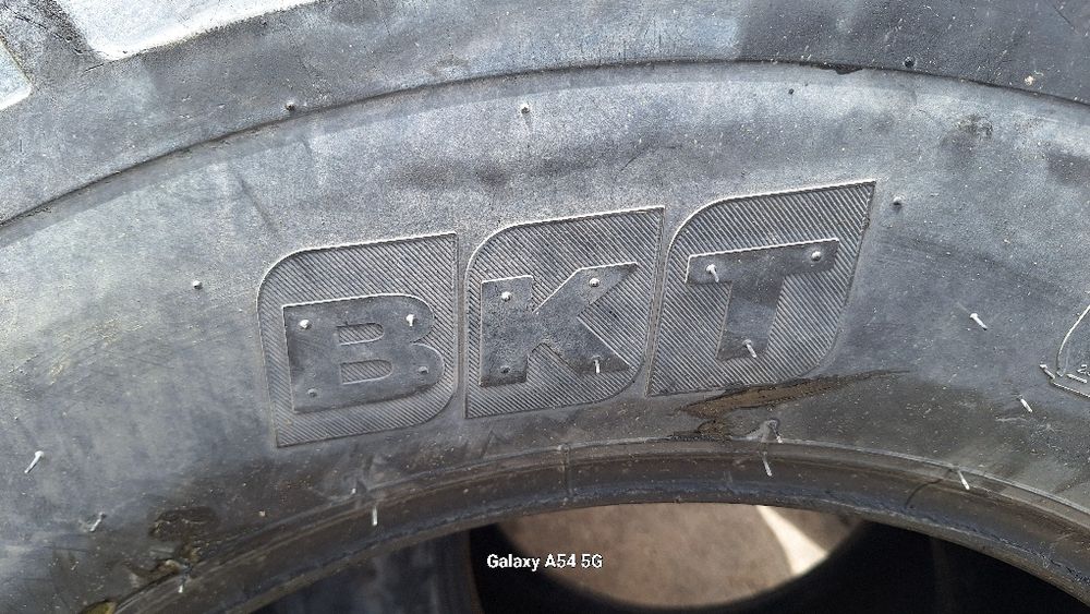 Opony 15.5/80/24 bkt