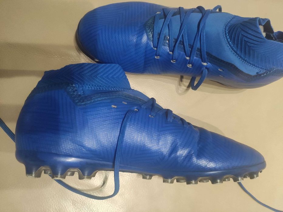 Chuteira Adidas 38 azul