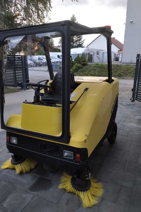 Zamiatarka Karcher KMR1550 diesel z kabiną