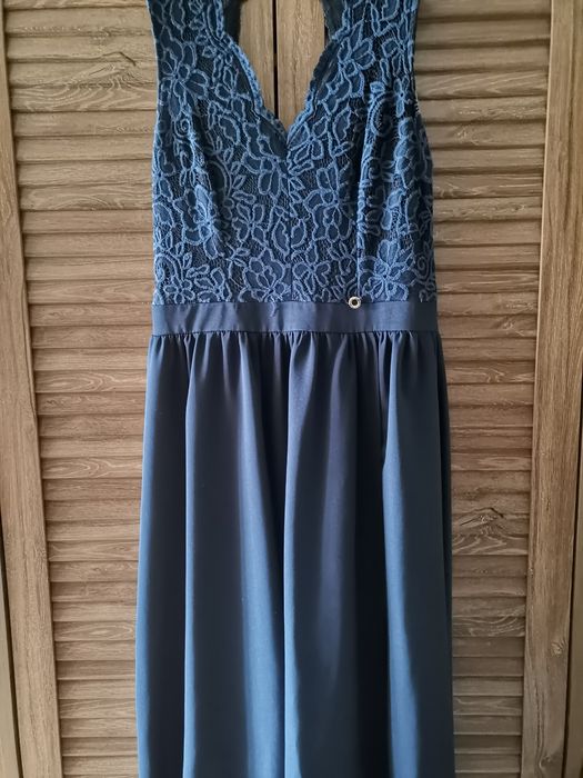 Długa sukienka wieczorowa