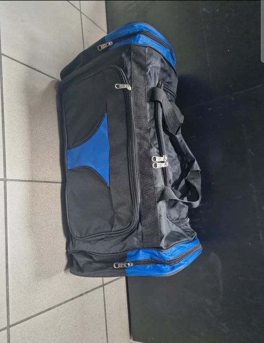 Niebiesko-czarna torba podróżna 120L