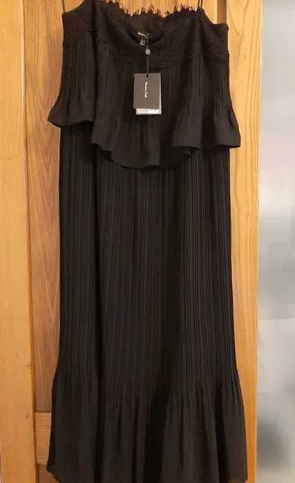 Vestido preto plissado com renda na parte superior Massimo Dutti