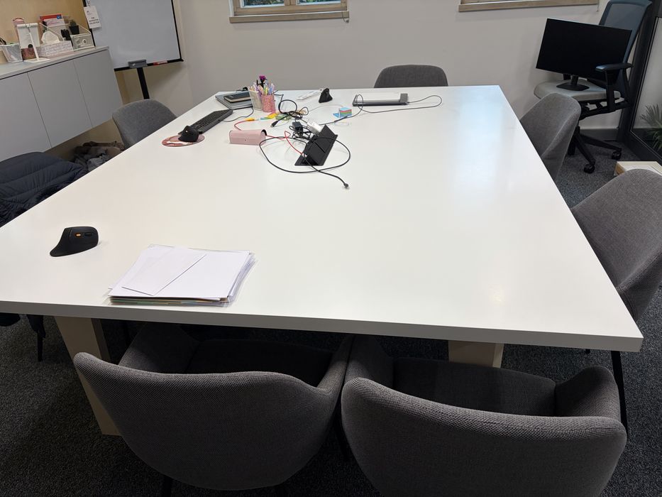 Mesa de Reuniao Executiva + 12 Cadeiras Premium