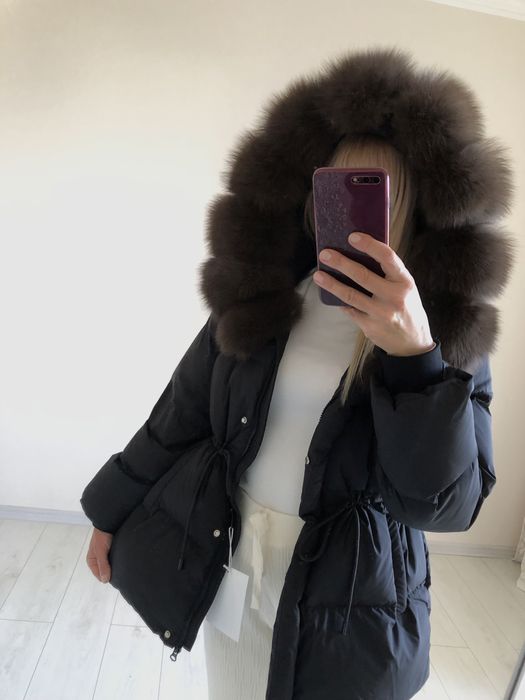 Пуховик,куртка з песцем, з капюшоном.
