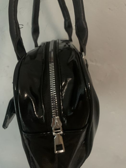 Чорна жіноча сумка