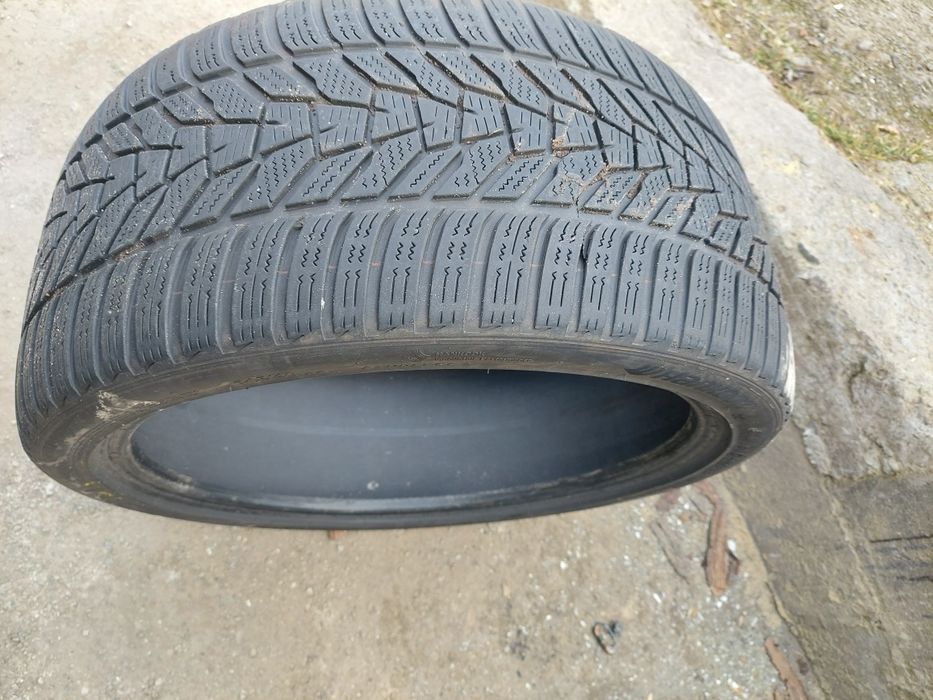 Комплект 4шт. різношироких шин Hankook R19 (225/40 та 255/35)