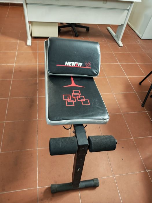 Banco de Abdominais e Fitness Inclinado Newfit