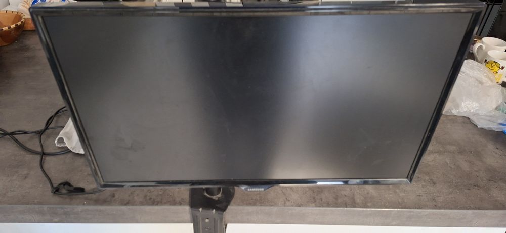 Komputer Gamingowy + monitor I klawiatura