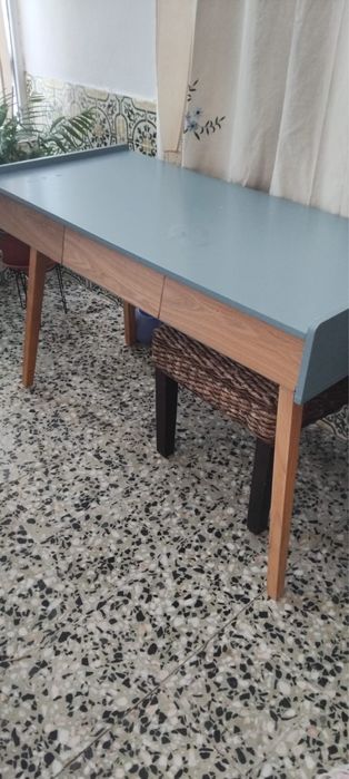 Mesa/consola com gavetas