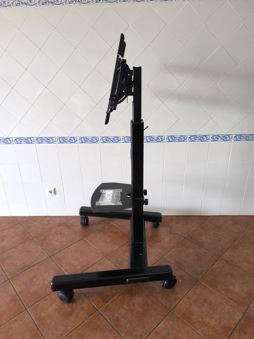 Suporte de ecrãs grandes ou telascom rodas