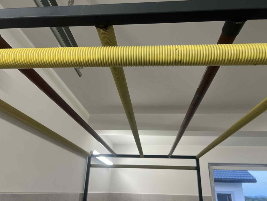 Stojak suszarka stelaż na dywany dywan