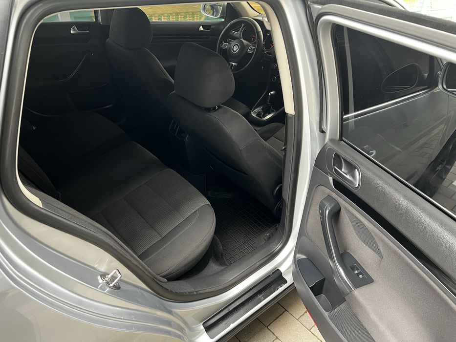 Volkswagen Golf VI 2011 рік 1.6 TDI АВТОМАТ