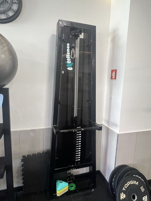 Máquina de Polia – Torre de Musculação Profissional