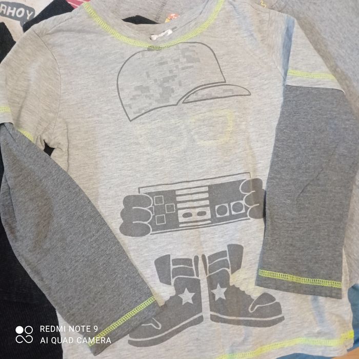 Zestaw dla chłopca rozm 116 koszulki sweterki