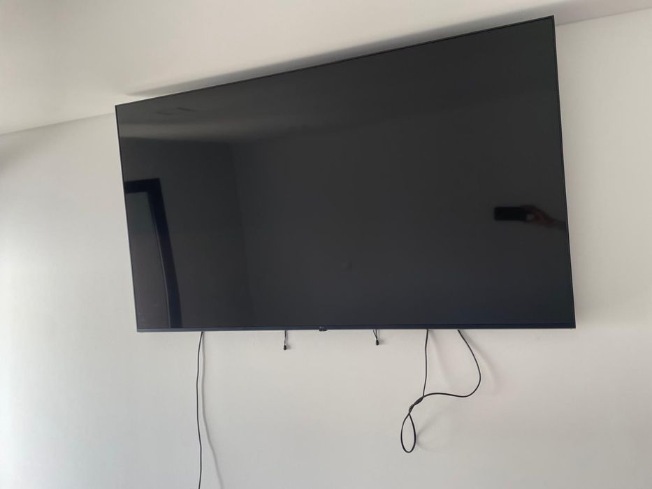 Televisão LG de 65 polegadas + suporte