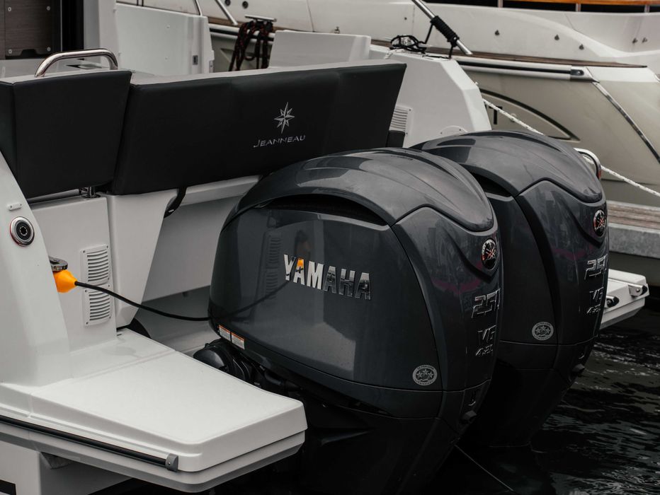 Nowy jacht motorowy JEANNEAU Merry Fisher 895 + 2xYAMAHA 250 HP