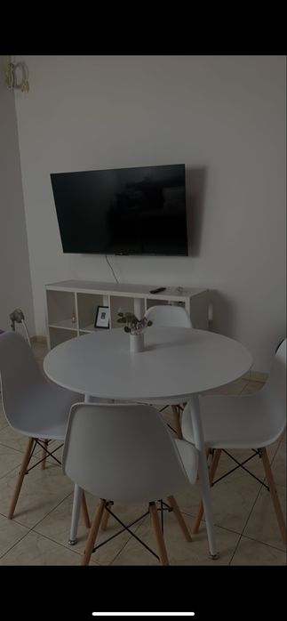 Mesa redonda 4 cadeira