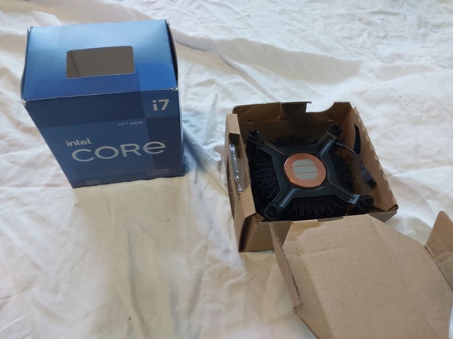 Chłodzenie Intel core socket 1700 i7