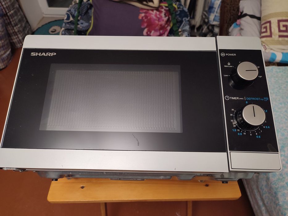 Мікрохвильова піч Sharp
