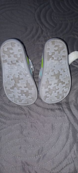 Sandałki chłopięce 21