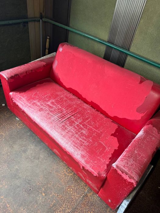 Продам диван для гостинной .
