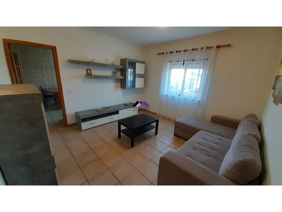 Apartamento T1 na Urbanização das Amendoeiras