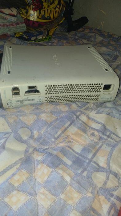 Xbox 360 com Controle + 16 Jogos Originais - Pronto para Jogar!