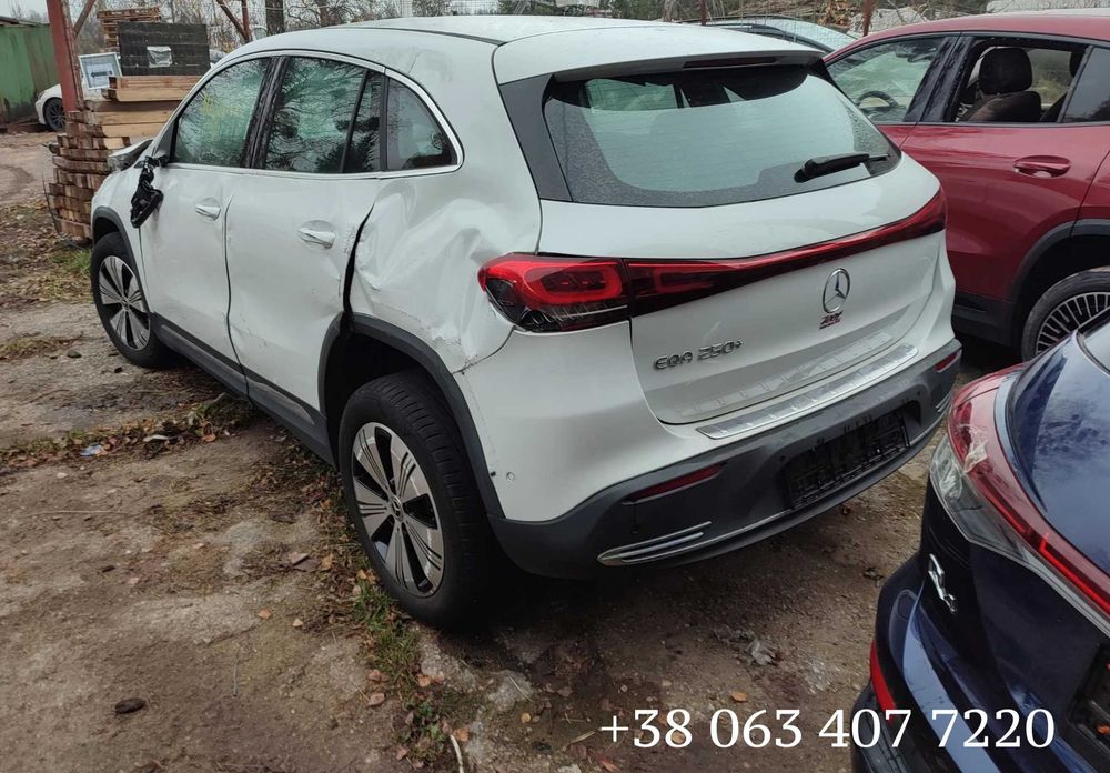 Двері дверь дверка Mercedes EQA GLA 247 H247 W247