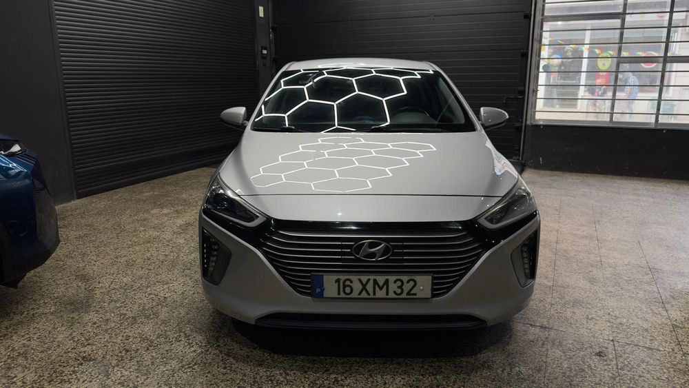 Hyundai Ioniq 1.6 GDI HEV Hybrid Tech