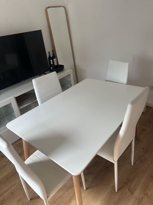 Mesa jantar branca 4 cadeiras + movel
