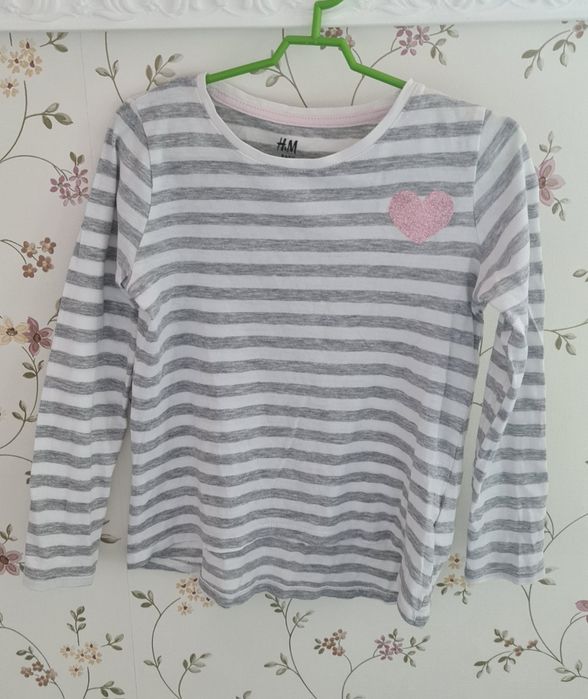 Szara bluzka z długim rękawem paski serce serduszko dłuższy tył H&M ba