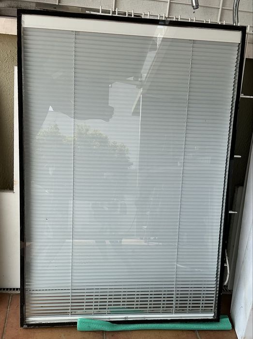 Vidro duplo/Estore cinza