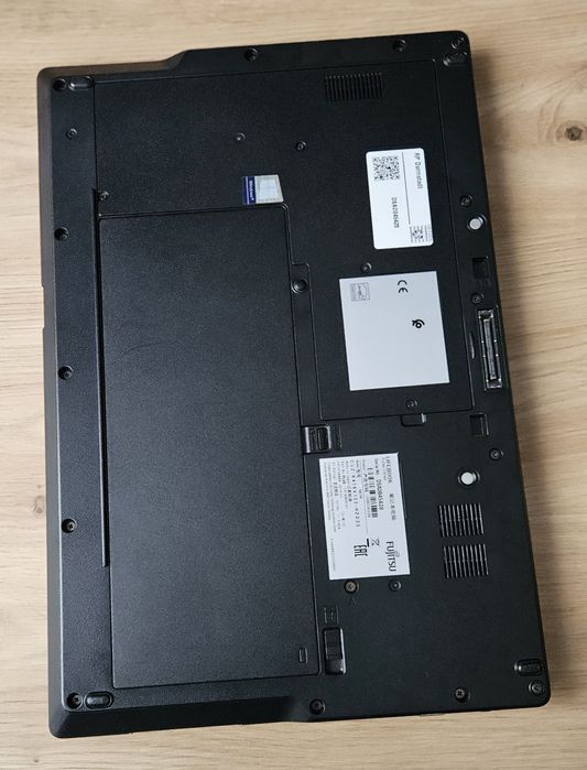 Laptop Fujitsu Lifebook E558