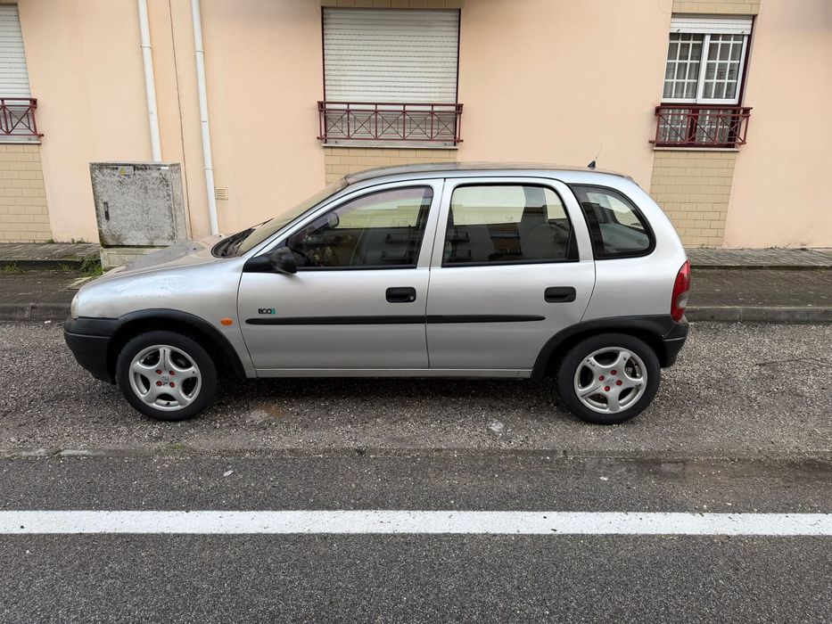 Tenho para venda Opel corsa  1.0