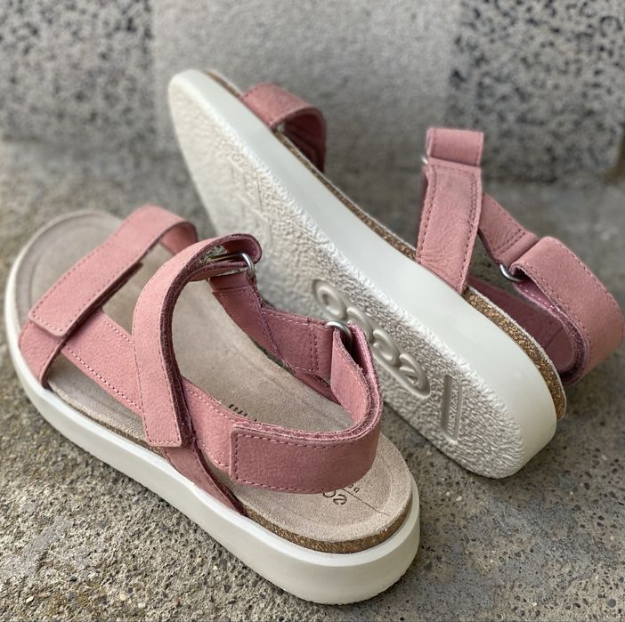 Шкіряні босоніжки сандалі ecco flowt 32 p.