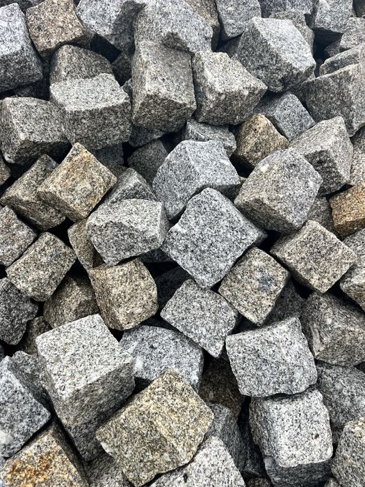 Cubo granito misto macheado