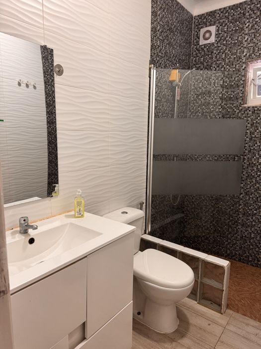 Quarto proximo ao Almada Forum