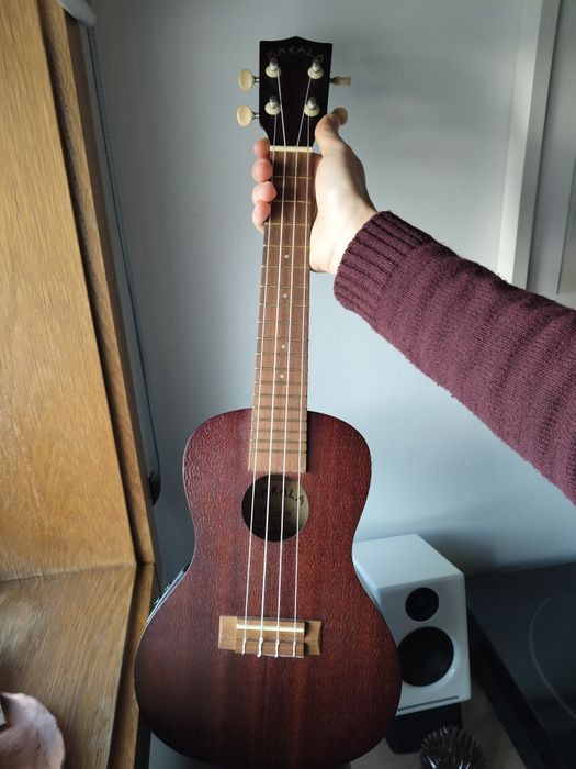 Ukulele concerto eletroacústico MAKALA
