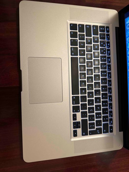 MacBook Pro 15” i7 | 16GB RAM | SSD 1TB