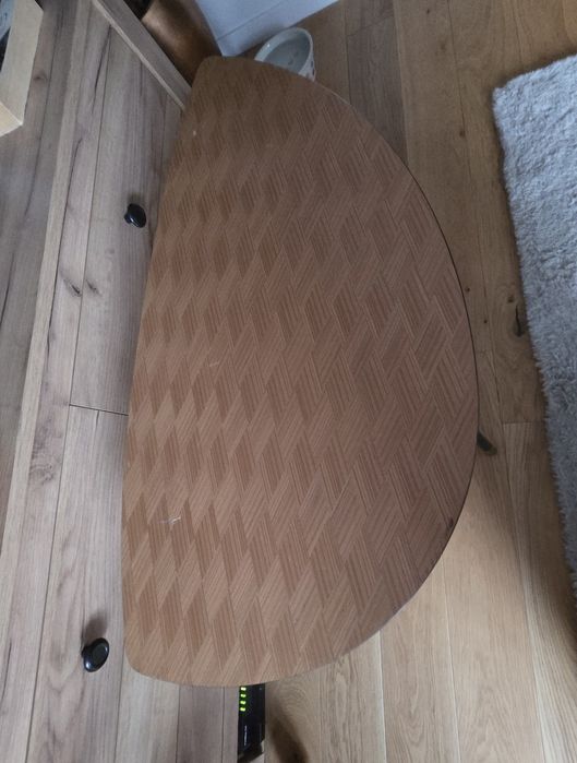 Stolik  w nowoczesnym stylu