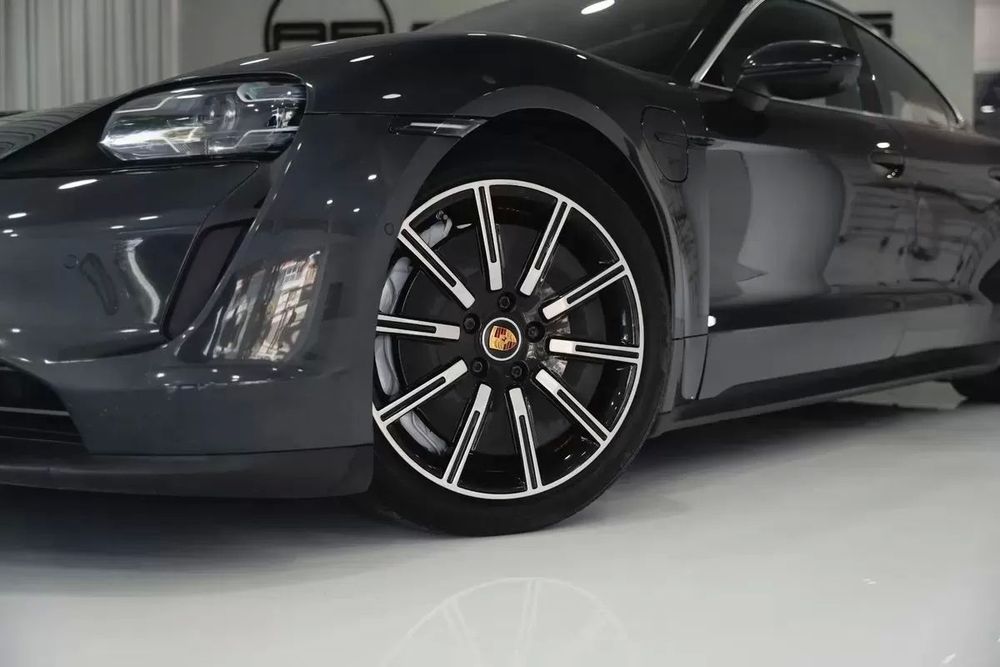 Porsche Taycan 4S