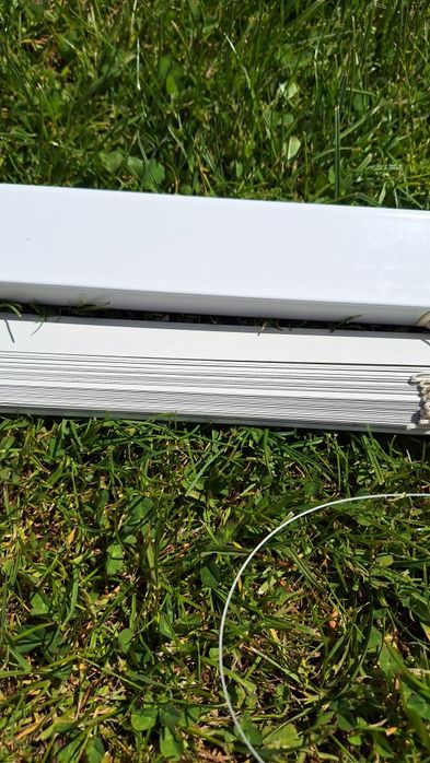 Żaluzje aluminiowe białe z demontażu 4 sztuki okno balkonowe